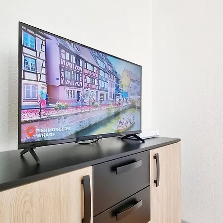 Loft Lumineux Pres Du Port Du Canal דירה *