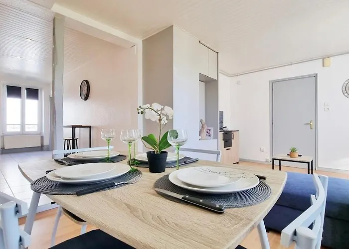 Apartman Loft Lumineux Pres Du Port Du Canal